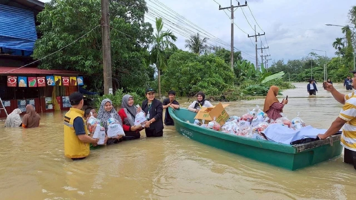 ส่งต่อกำลังใจ\"กยท.\"มอบถุงยังชีพ ช่วยพี่น้องชาวใต้สู้ภัยน้ำท่วม บูรณาการทุกภาคส่วน