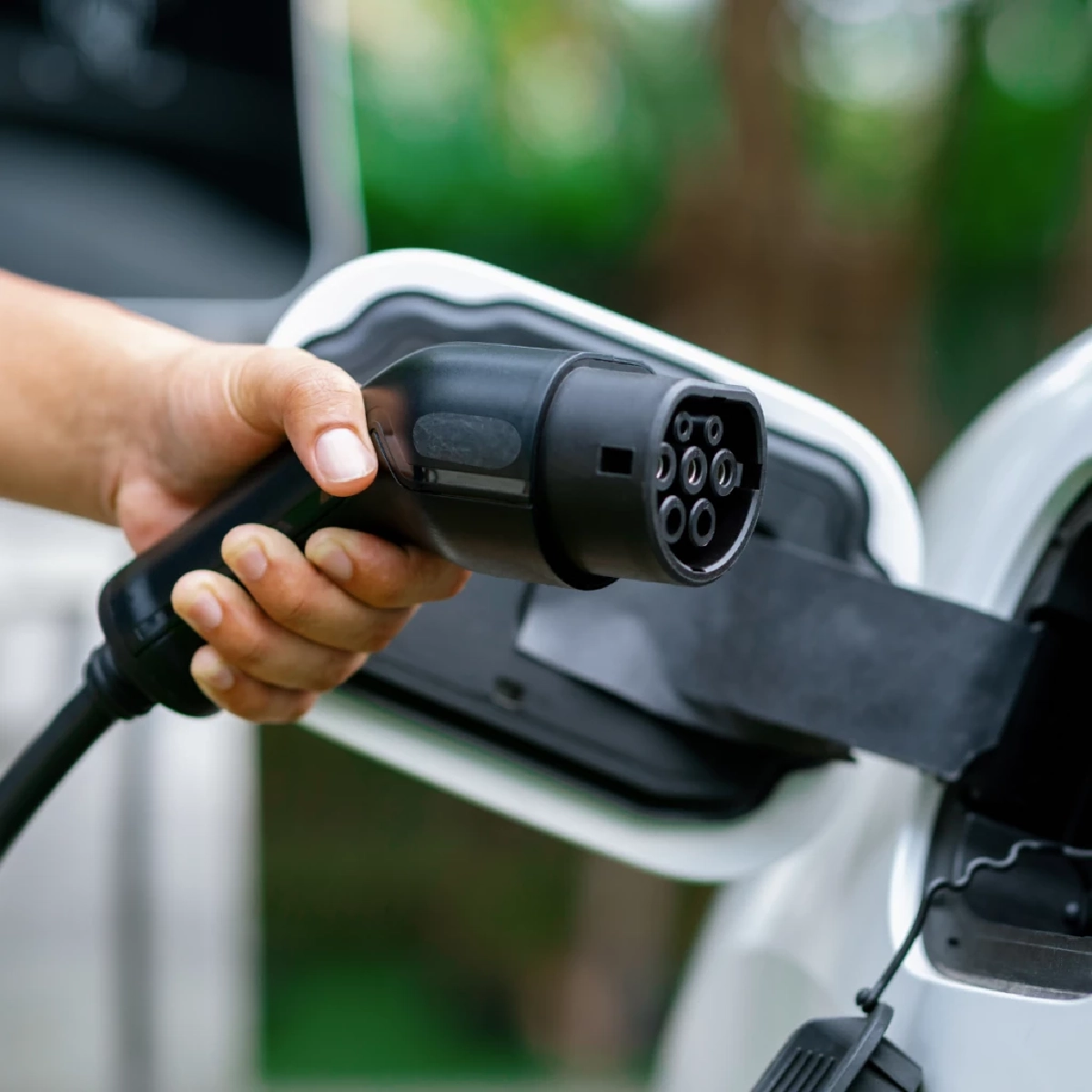 “เตือนด่วน! รถไฟฟ้าถูกน้ำท่วม อย่าทำสิ่งนี้เด็ดขาด!”