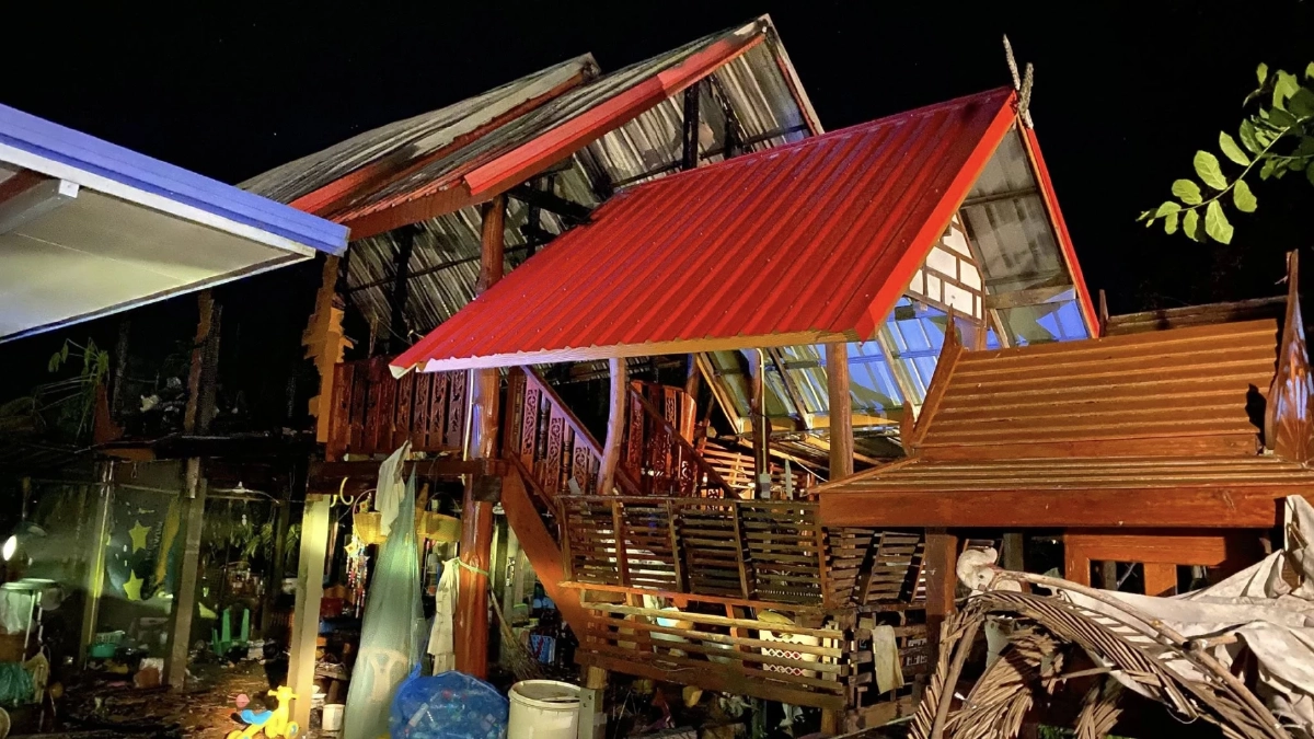 เพลิงไหม้ตำหนัก หมอดูชื่อดังบุรีรัมย์ เผาวอดสูญ 1 ล้าน