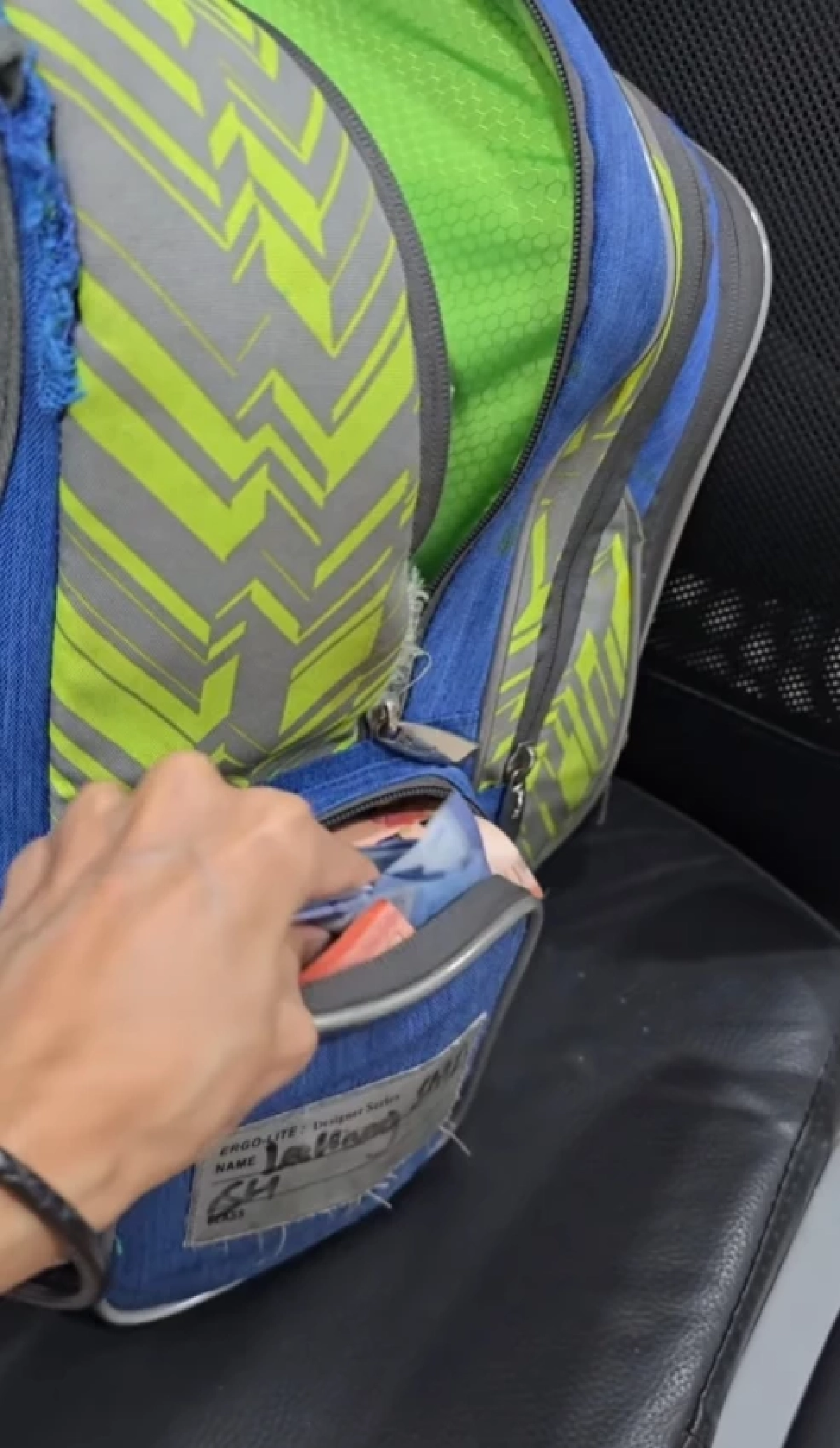 แม่ตกใจ เปิดกระเป๋าลูกเจอเงินสด รู้ว่าได้มายังไง ภูมิใจแทนเลย