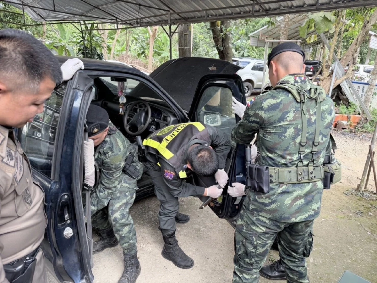 ฉก.ลาดหญ้า–กกล.สุรสีห์ จับรถกระบะซุกไอซ์ 94 กก. มูลค่ากว่า 11 ล้าน