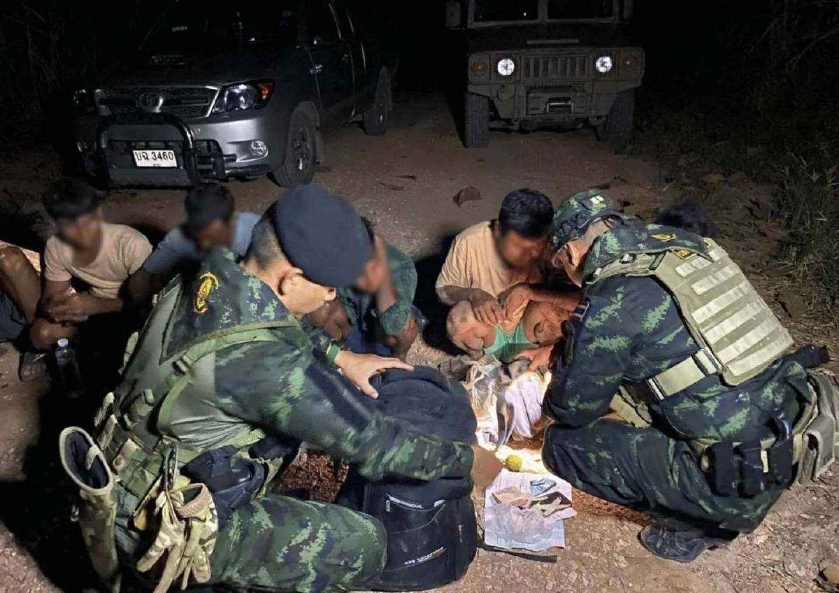 ฉก.ราชมนู สกัดจับชาวเมียนมา 8 ราย ลอบข้ามแดนเข้าชายแดนแม่สอด