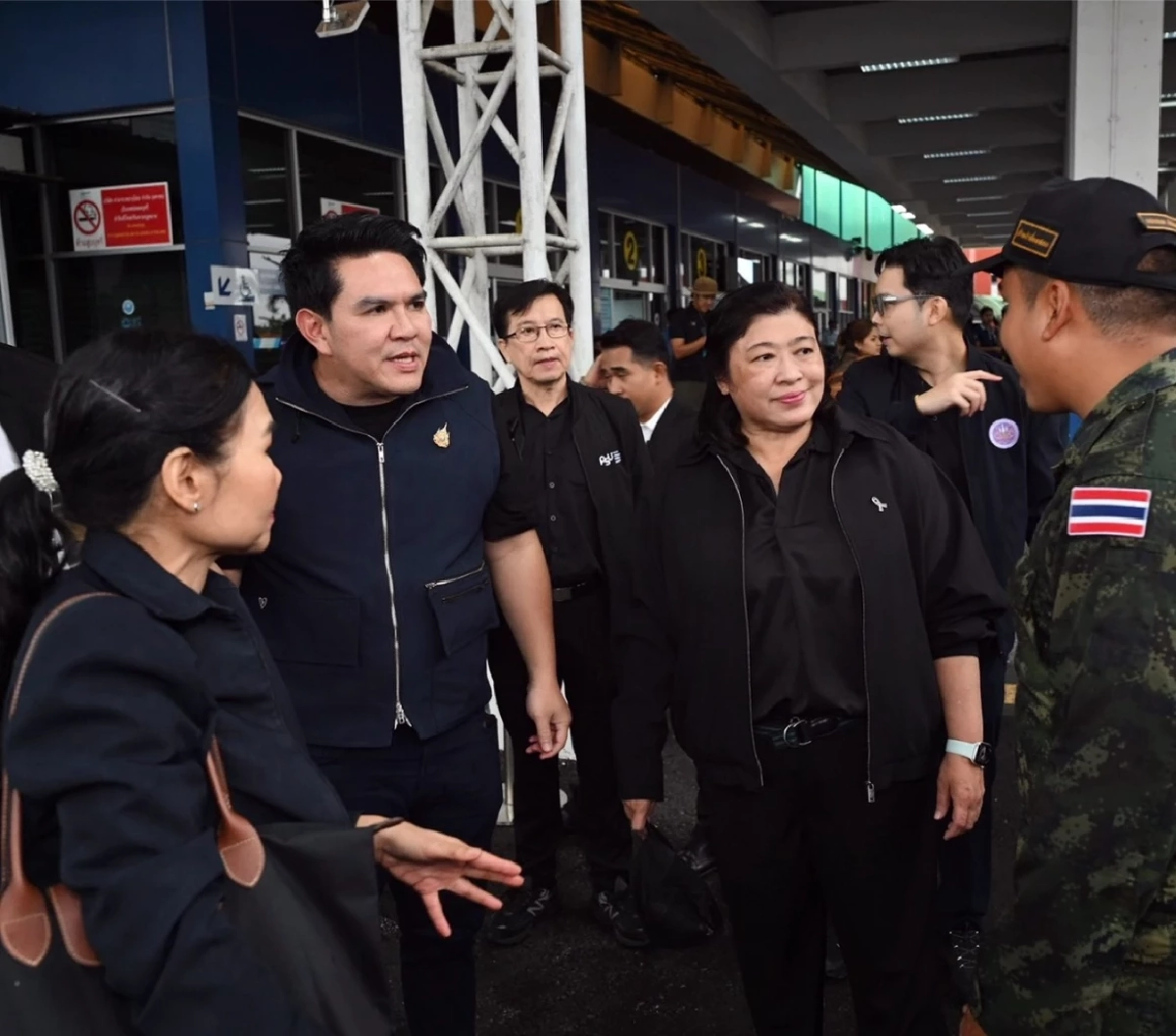 \"สุรศักดิ์\"นำคณะผู้บริหาร อว. ลงพื้นที่หาดใหญ่ ให้ความช่วยเหลือผู้ประสบอุทกภัย