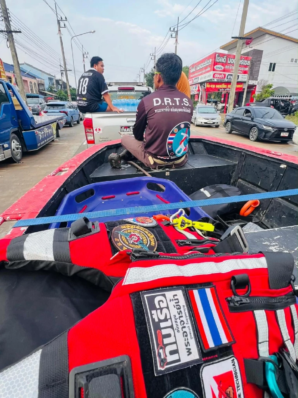 มาริโอ้–จันจิ ส่งเรือพร้อมทีมอาสา ลงใต้ช่วยผู้ป่วยติดเตียง