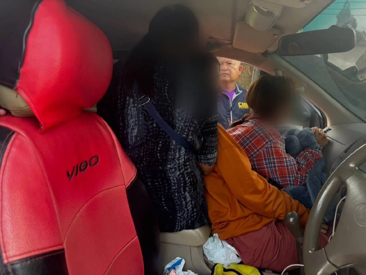 ตำรวจสอบสวนกลางสกัดรถขนต่างด้าวเถื่อน พบแรงงานเมียนมา 16 คน