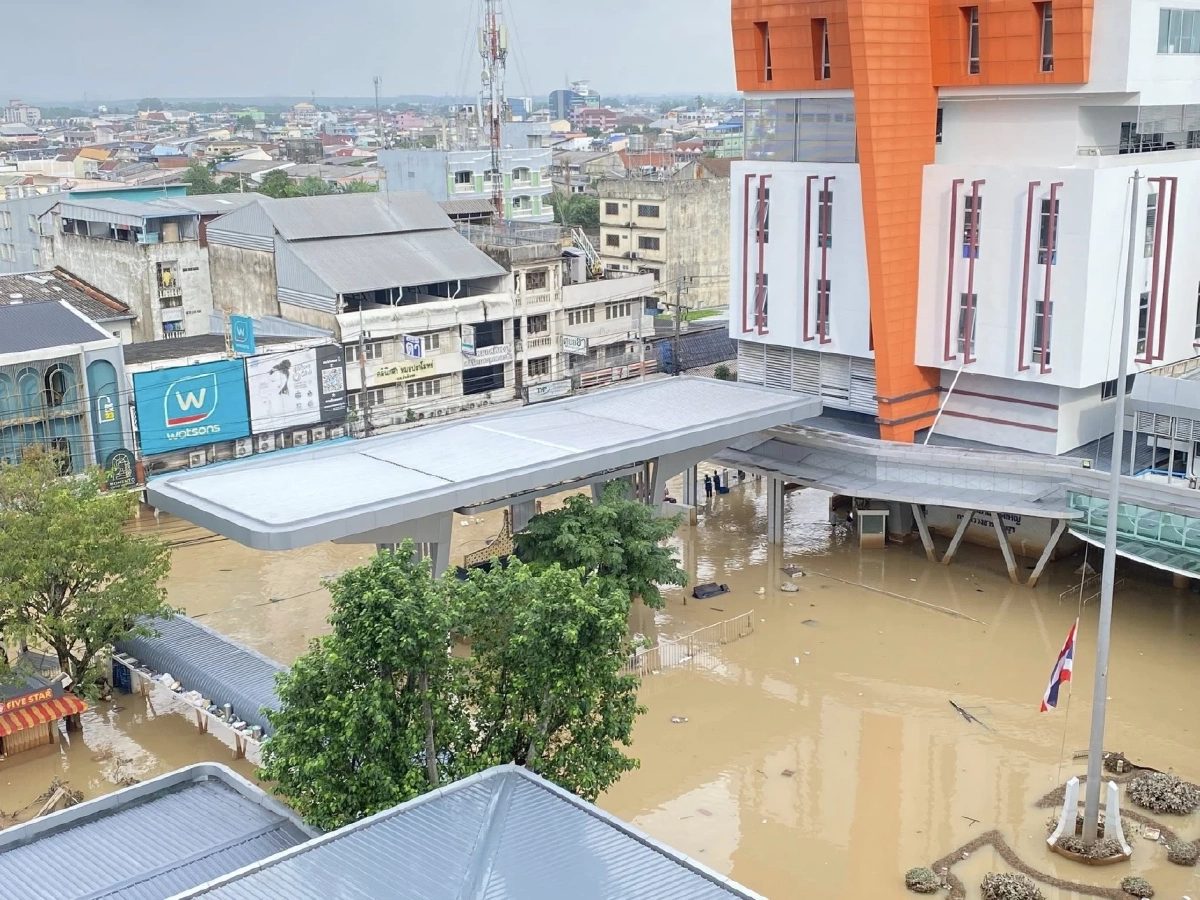 โรงพยาบาลหาดใหญ่เปิดใจกลางวิกฤต! น้ำท่วมสูงกว่า 3 เมตรนาน 5 วัน