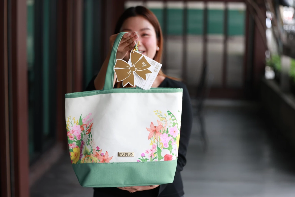 \"ดอยคำ\" ส่งมอบรอยยิ้มด้วย กระเช้าปีใหม่ และชุดของขวัญ 2569  ผ่านดอกไม้มงคล 15 ชนิด