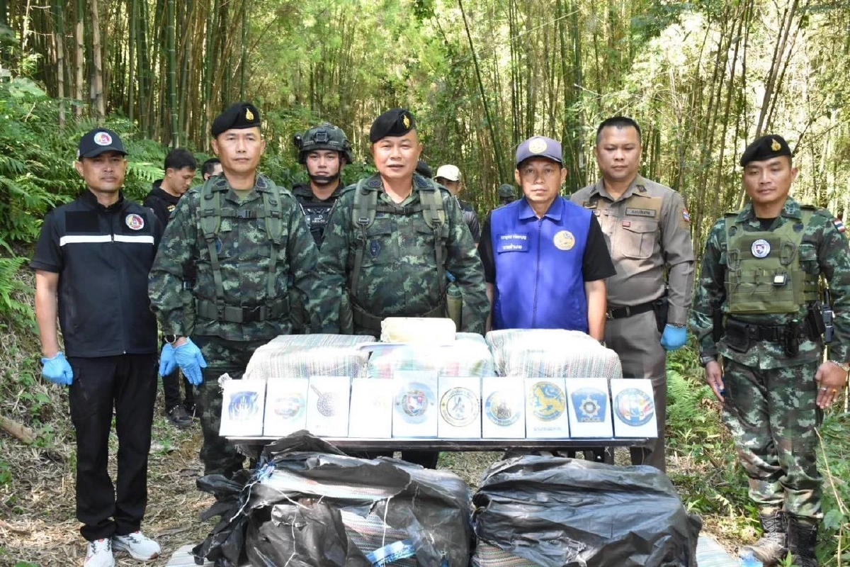 กองกำลังผาเมือง ยึดยาบ้า จำนวน 2,200,000 เม็ด ในอำเภอแม่สาย