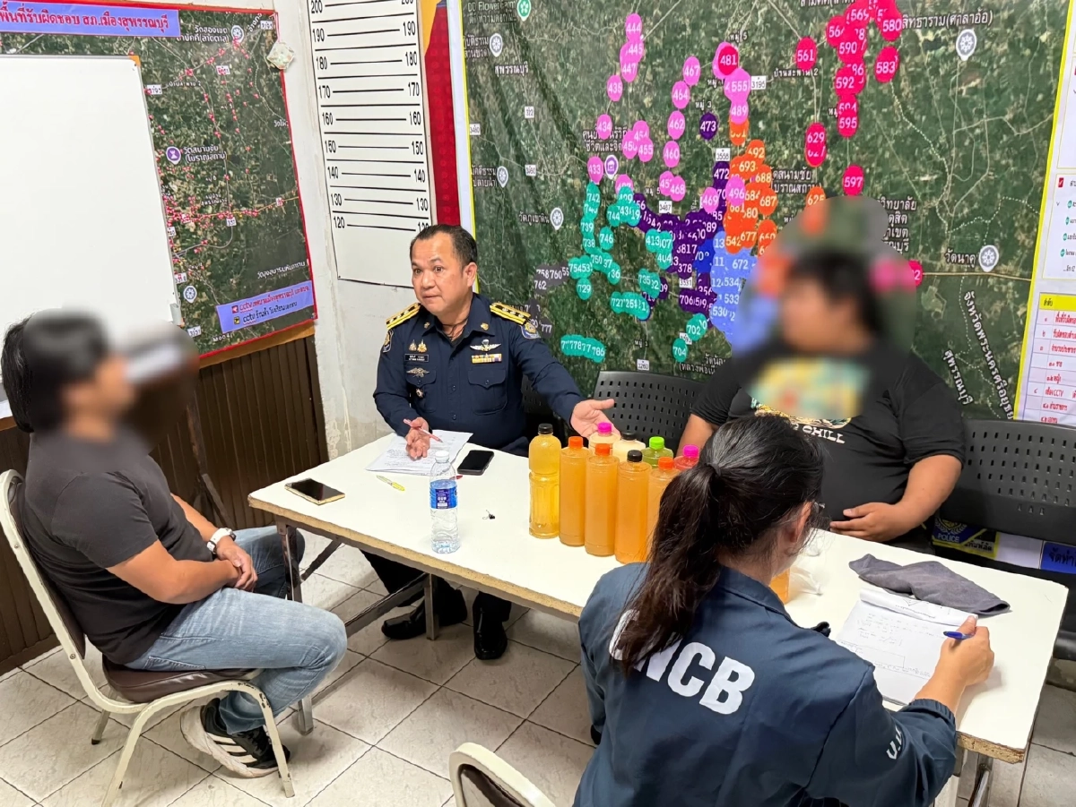 ป.ป.ส. จับมือตำรวจสุพรรณฯ ลุยตรวจร้านกระท่อม พบตั้งแผงลอยขาย