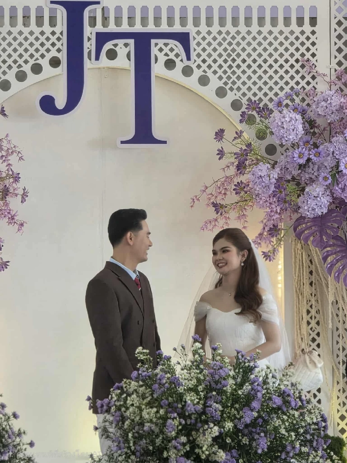 ซึ้งทั้งงาน คู่รักผู้บกพร่องทางการได้ยิน ใช้ภาษามือสาบานรัก