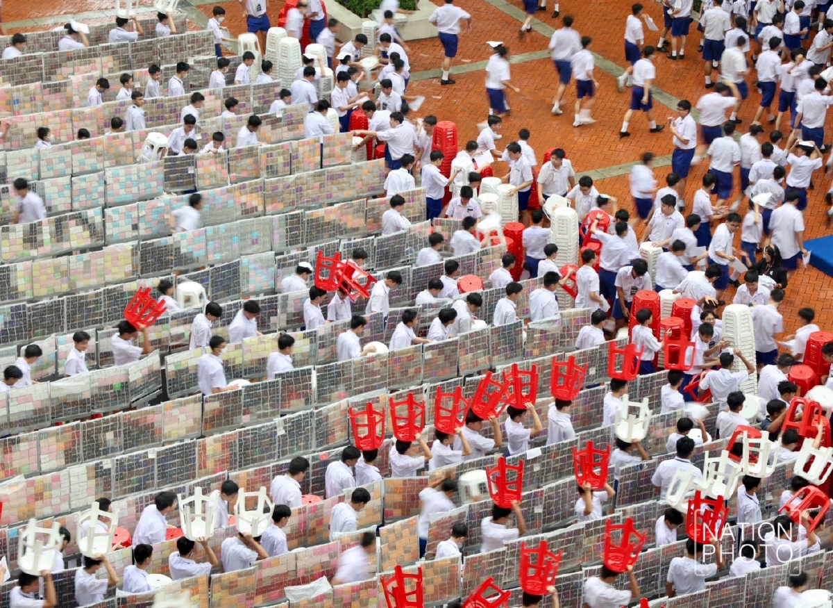 นักเรียนอัสสัมชัญ 1,250 คน แปรอักษรถวายสมเด็จพระพันปีหลวง