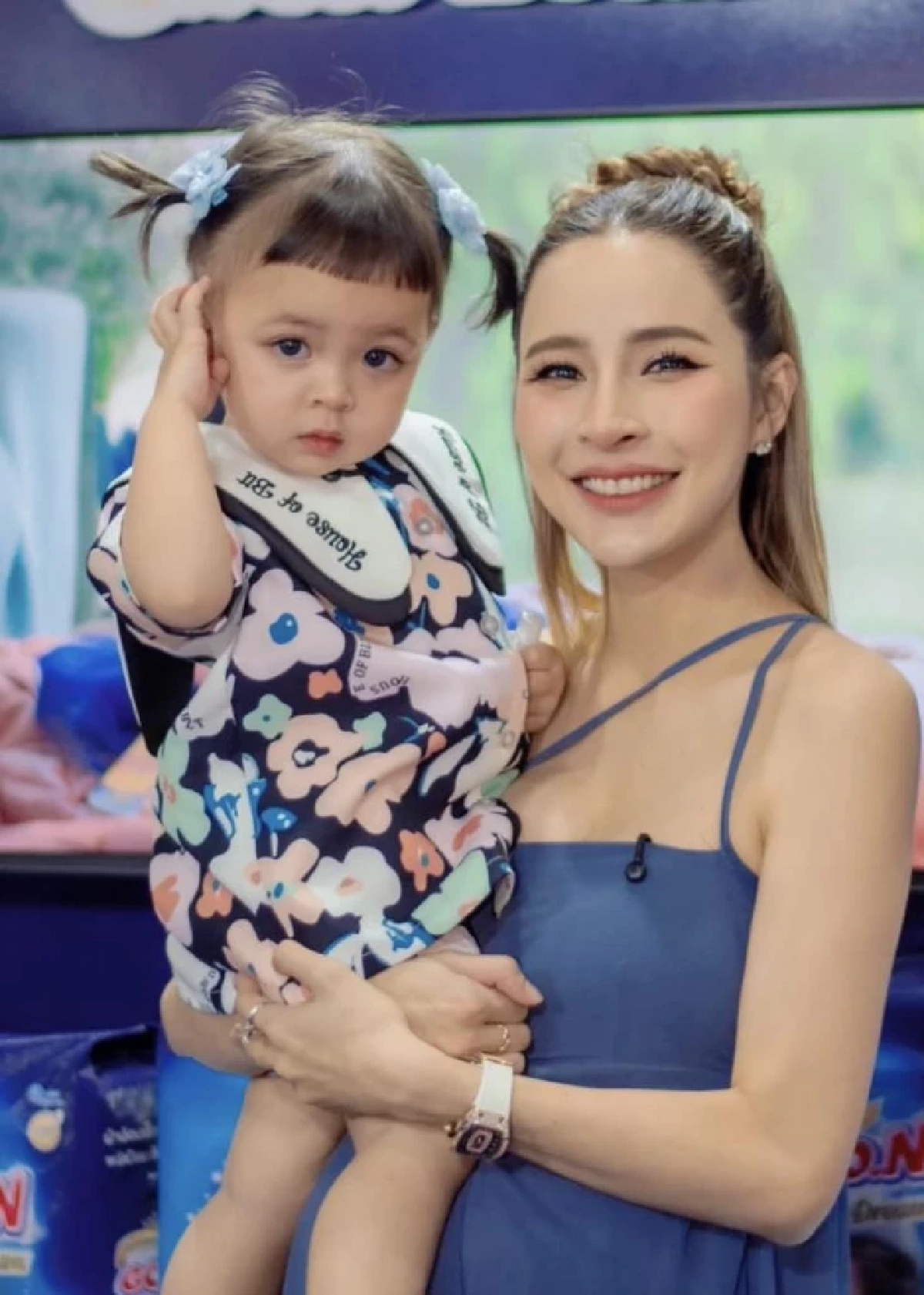 เปิดค่าตัวต่อชั่วโมง \"น้องโมเน่\" ลูกสาวเม พรีมายา ระดับท็อปสตาร์