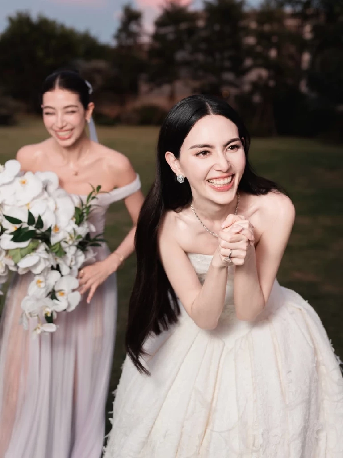 มิ้นต์ ชาลิดา เผยความรู้สึกได้ช่อดอกไม้จากคู่รัก ใหม่-เต๋อ