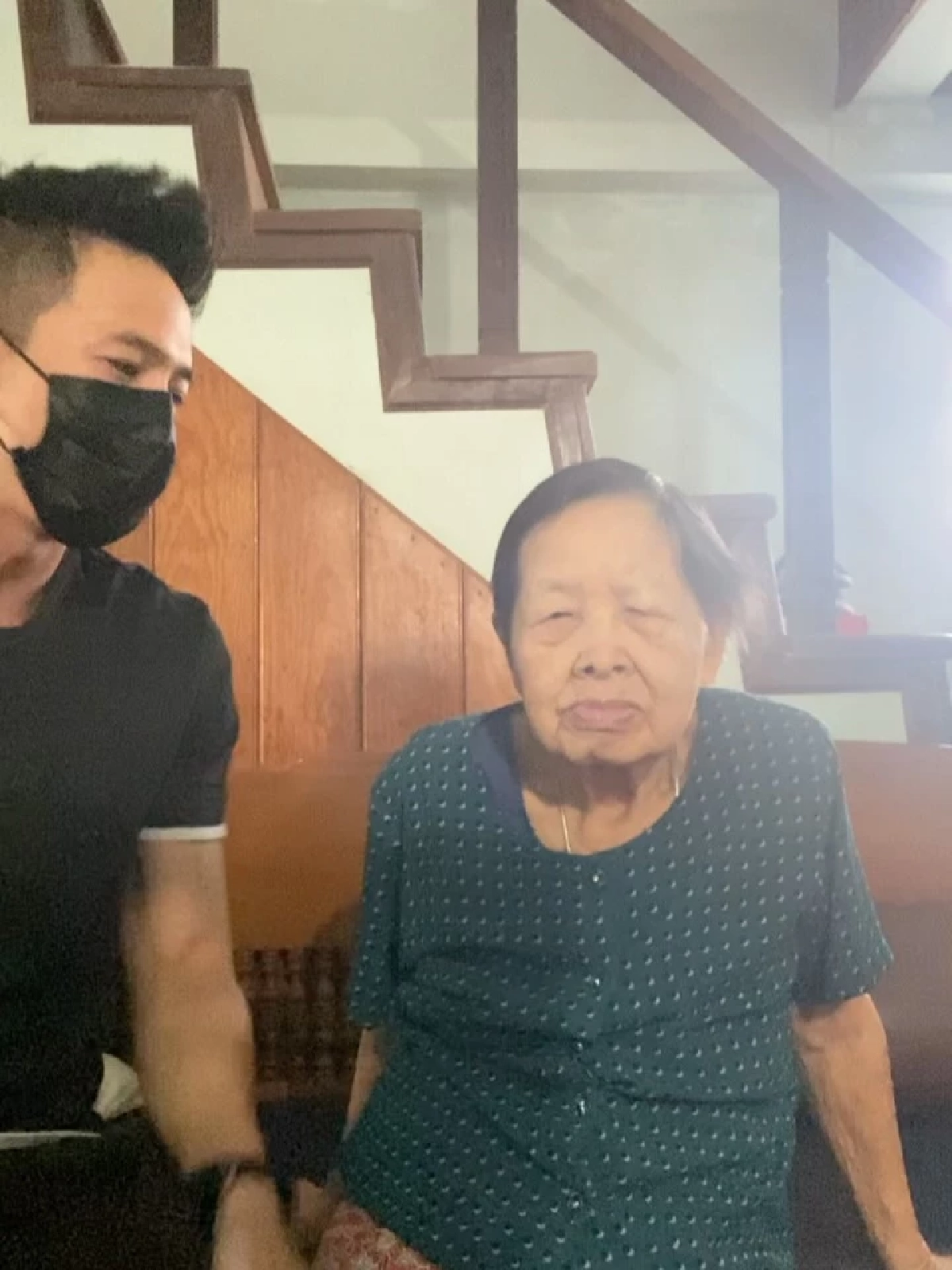 แชมป์ ชนาธิป สูญเสียคุณยายอิ่ม วัย 107 ปี เผยหัวใจแตกสลาย