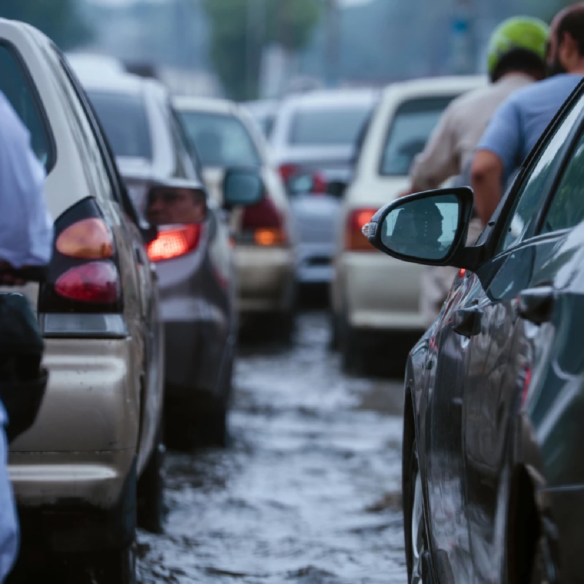 “เตือนด่วน! รถไฟฟ้าถูกน้ำท่วม อย่าทำสิ่งนี้เด็ดขาด!”