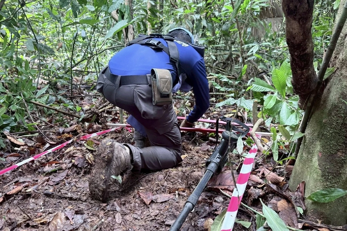 ศทช. เร่งเก็บกู้ทุ่นระเบิดชายแดนตราด เดินหน้าคืนพื้นที่ปลอดภัย