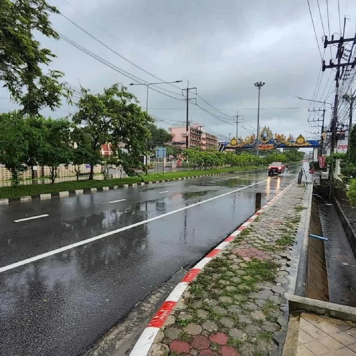 “ยุ้ย จีรนันท์” เปิดคอนโดน้องสาวที่สนิท ให้ผู้ประสบภัยพักฟรี