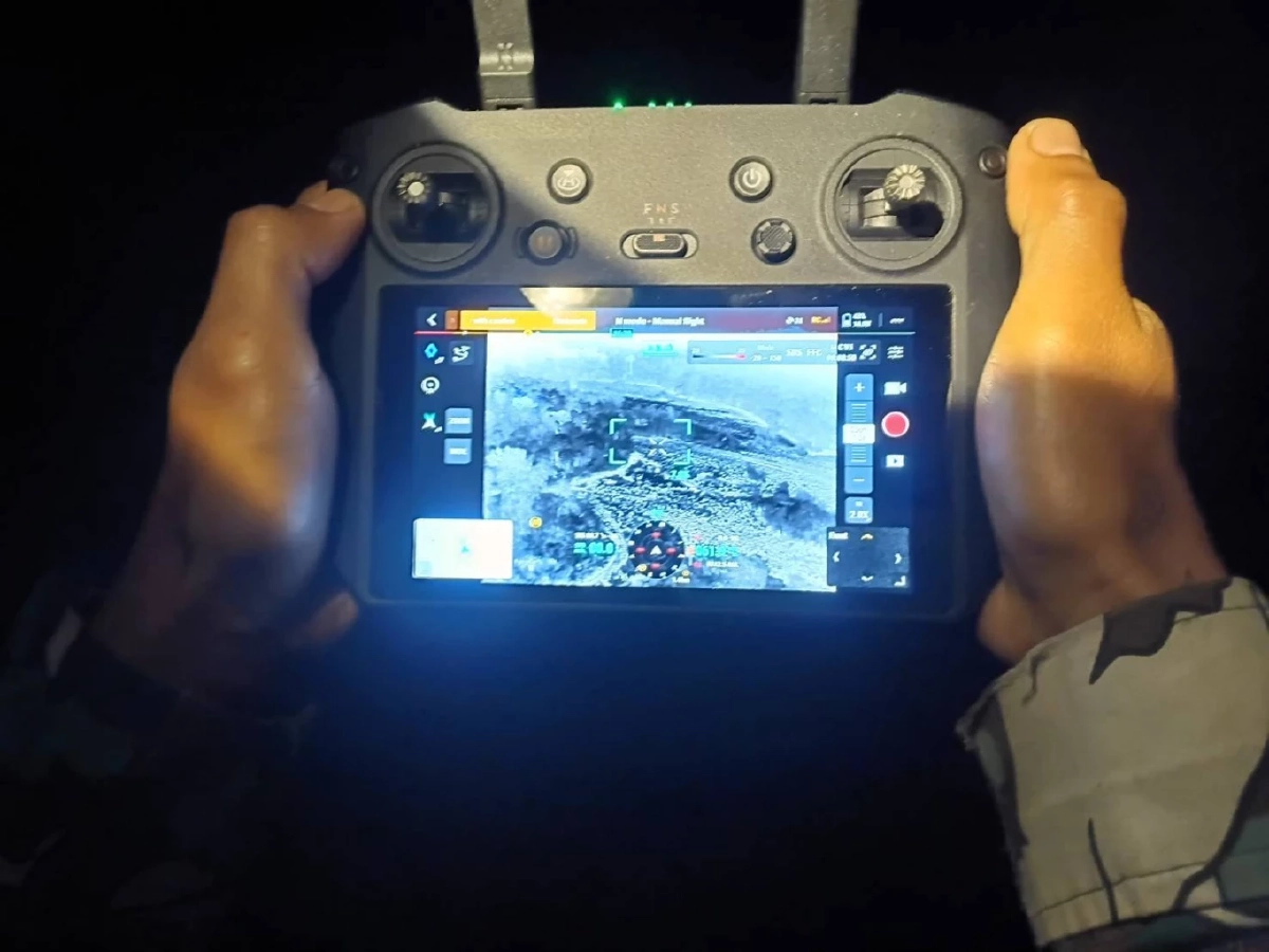 ลูกช้างป่าห้วยขาแข้งกลับคืนโขลงสำเร็จ หลังพบรอยแม่ช้างรับตัว