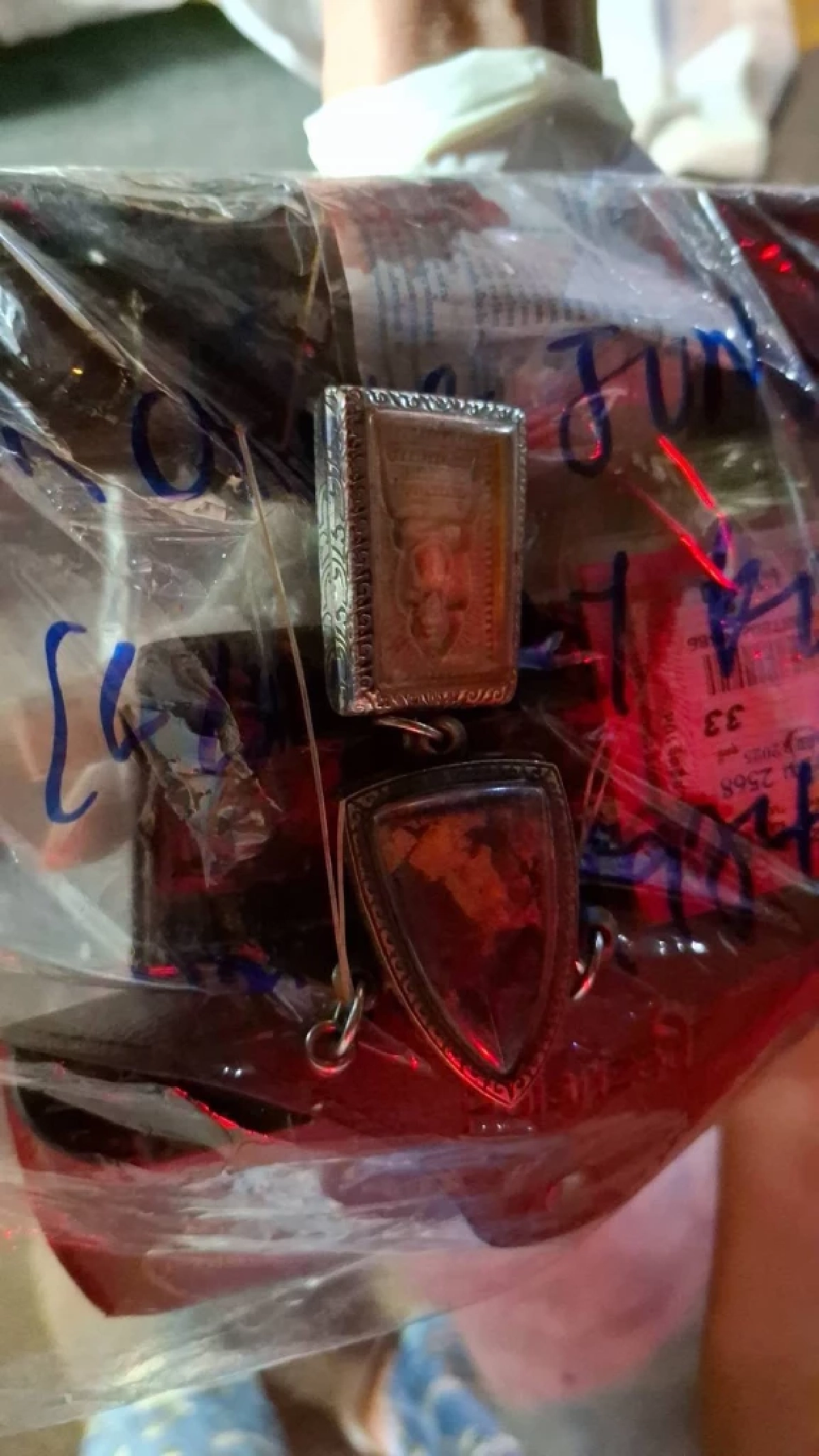 เปิดนาที หนุ่มใหญ่ขี่ จยย. พุ่งชนรถ 6 ล้อ ดับสลด ญาติเชื่อ ของดำเข้าตัว