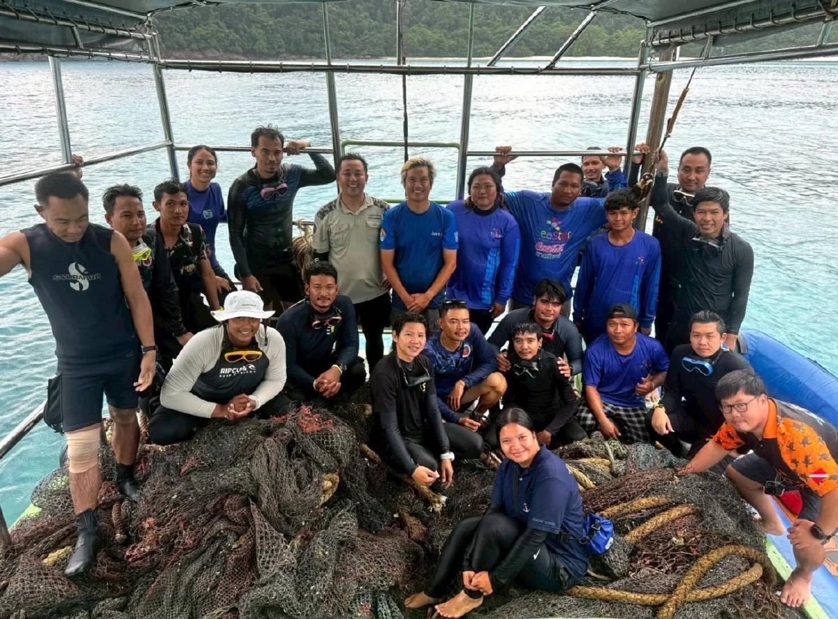 อุทยานสิมิลันผนึกกำลังเอกชน กู้ซากอวน 2 ตัน คืนชีวิตให้ทะเล