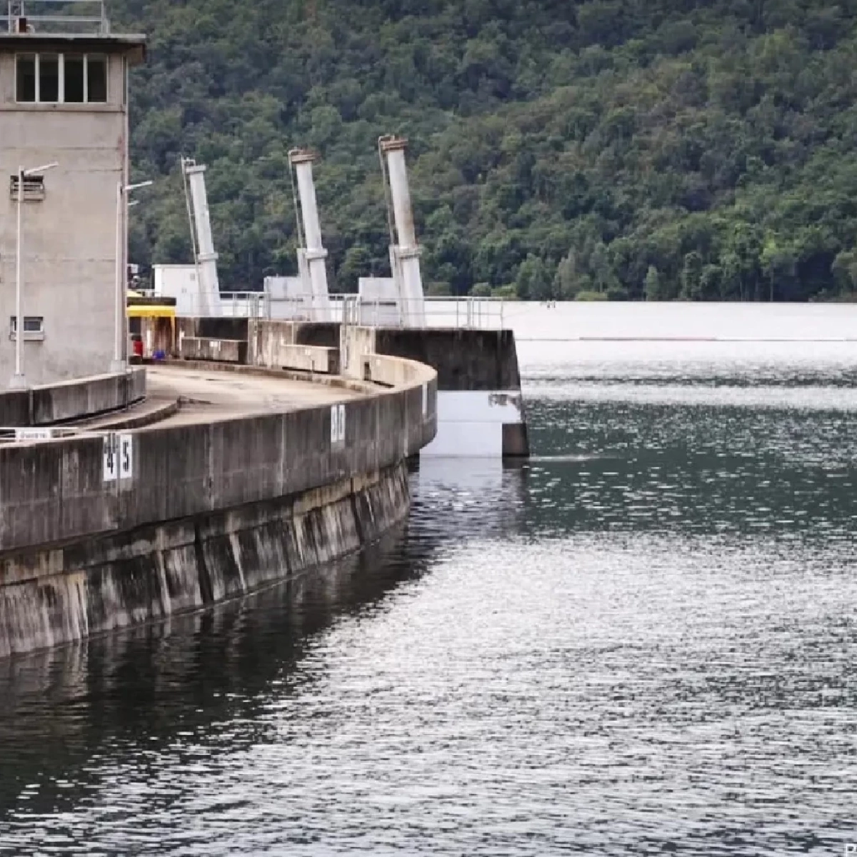 เขื่อนเจ้าพระยาเพิ่มการระบายน้ำ เตือน 11 จังหวัดลุ่มน้ำเจ้าพระยารับมือน้ำท่วม