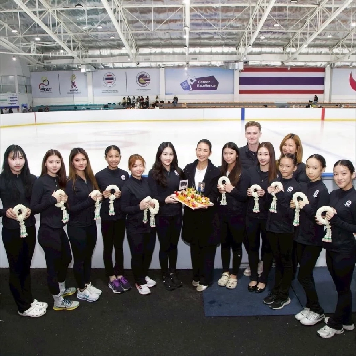 4 ลูกสาวคนดังตัวแทนทีมชาติไทย โชว์ฟิกเกอร์สเก็ตเปิดซีเกมส์