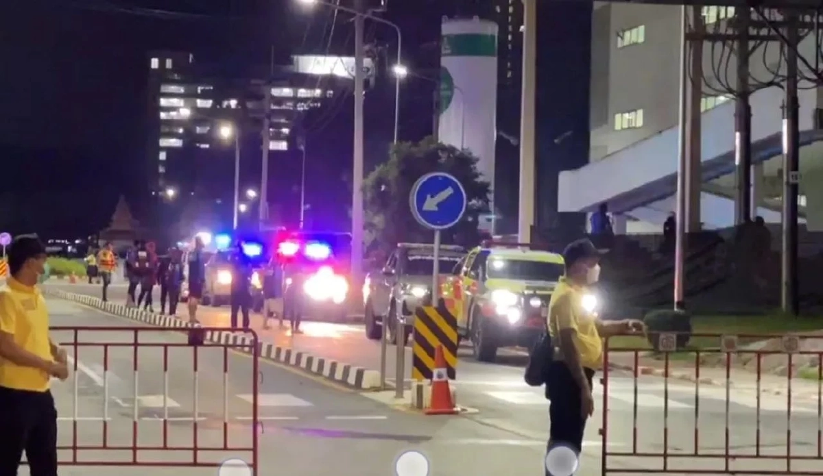 สุดสะเทือนใจ! รถคอนเทนเนอร์แช่แข็งทยอยถึง รพ.สงขลานครินทร์