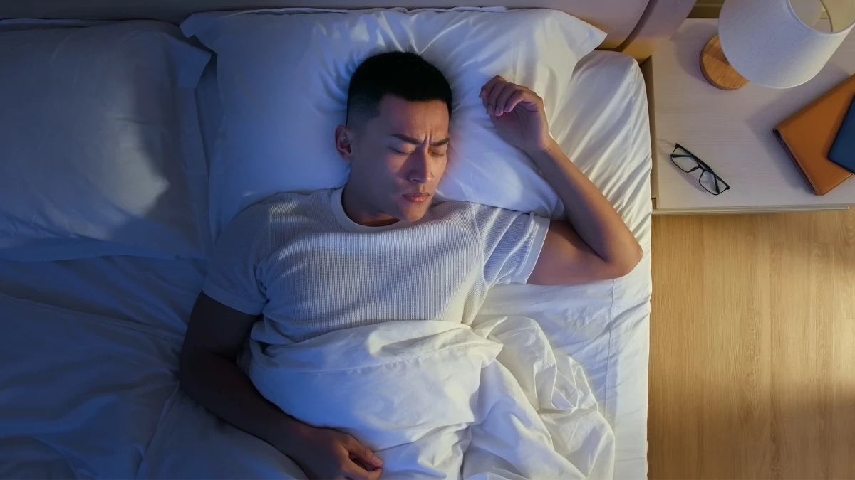 เคยสะดุ้งตื่นกลางคืน คืออะไร? ทำไมบางครั้งรู้สึกเหมือนตกลงมา