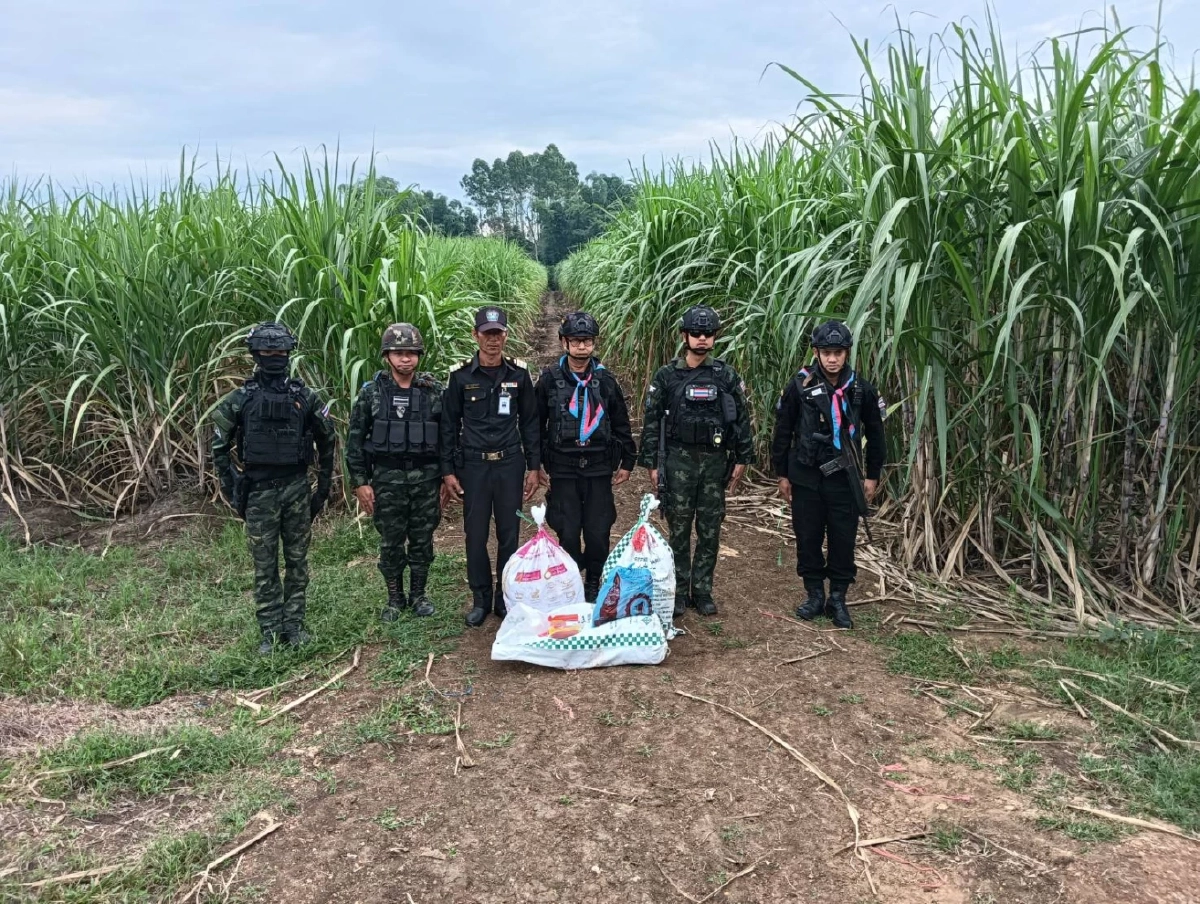 ทหารพรานสกัด! ลอบขน ไส้กรอก–ลูกชิ้น 3 กระสอบ คาดส่งขายตลาดกัมพูชา