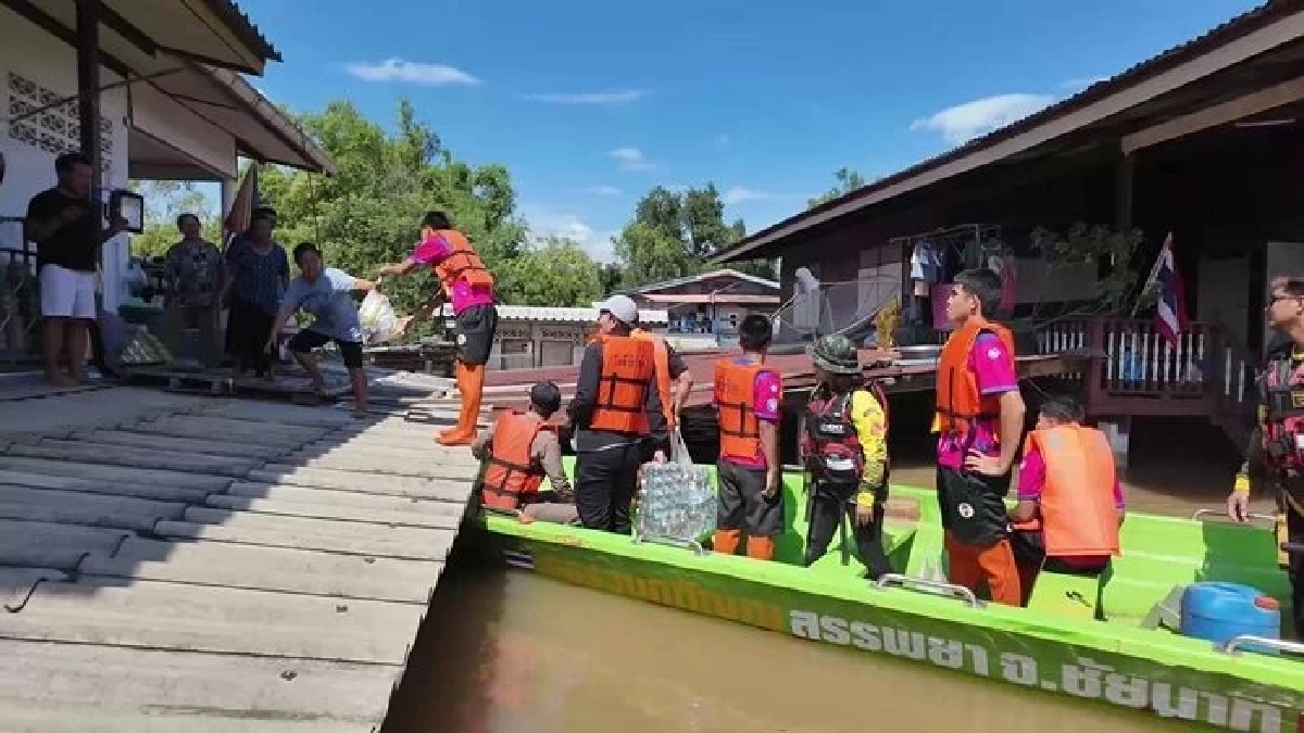 น้ำท่วมชัยนาท พื้นที่ท้ายเขื่อนเจ้าพระยา ยังวิกฤต เข้า-ออกบ้านลำบาก