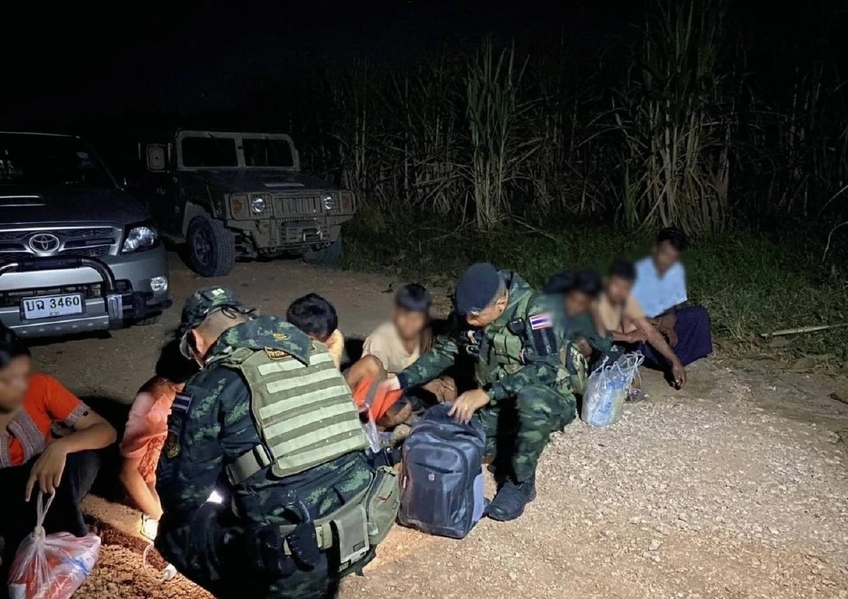 ฉก.ราชมนู สกัดจับชาวเมียนมา 8 ราย ลอบข้ามแดนเข้าชายแดนแม่สอด