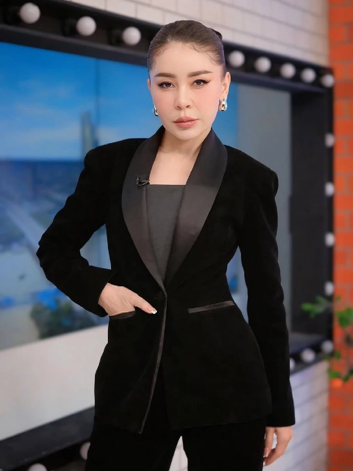 เป็กกี้ ศรีธัญญา ลั่นขอเบอร์ทนายดัง หลังเจอหมายศาลส่งถึงบ้าน