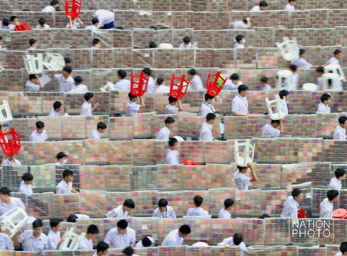 นักเรียนอัสสัมชัญ 1,250 คน แปรอักษรถวายสมเด็จพระพันปีหลวง