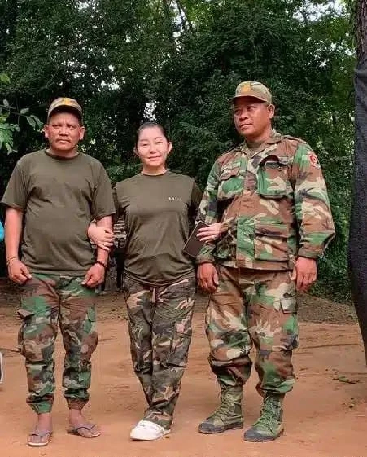 งานเข้า \"แพน โมนิก้า\" ชี้หน้ด่าทหารไทย ฮุนเซนสั่งรวบคากรุงพนมเปญ