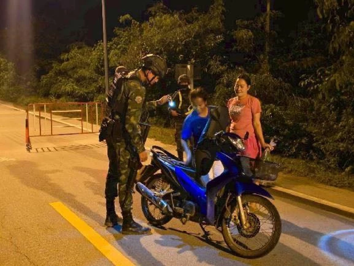 กองกำลังบูรพาเข้มชายแดนสระแก้ว หลังจับลอบเข้าเมืองกว่า 500 ราย