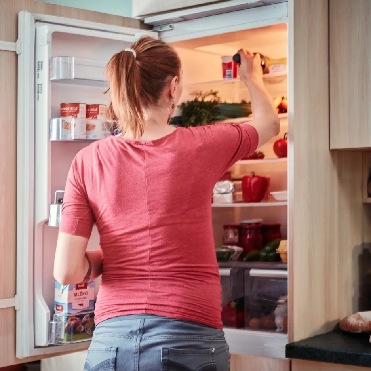 เตือน 4 คู่ของในตู้เย็นที่ห้ามวางใกล้กัน เสี่ยงอาหารเน่าเร็ว