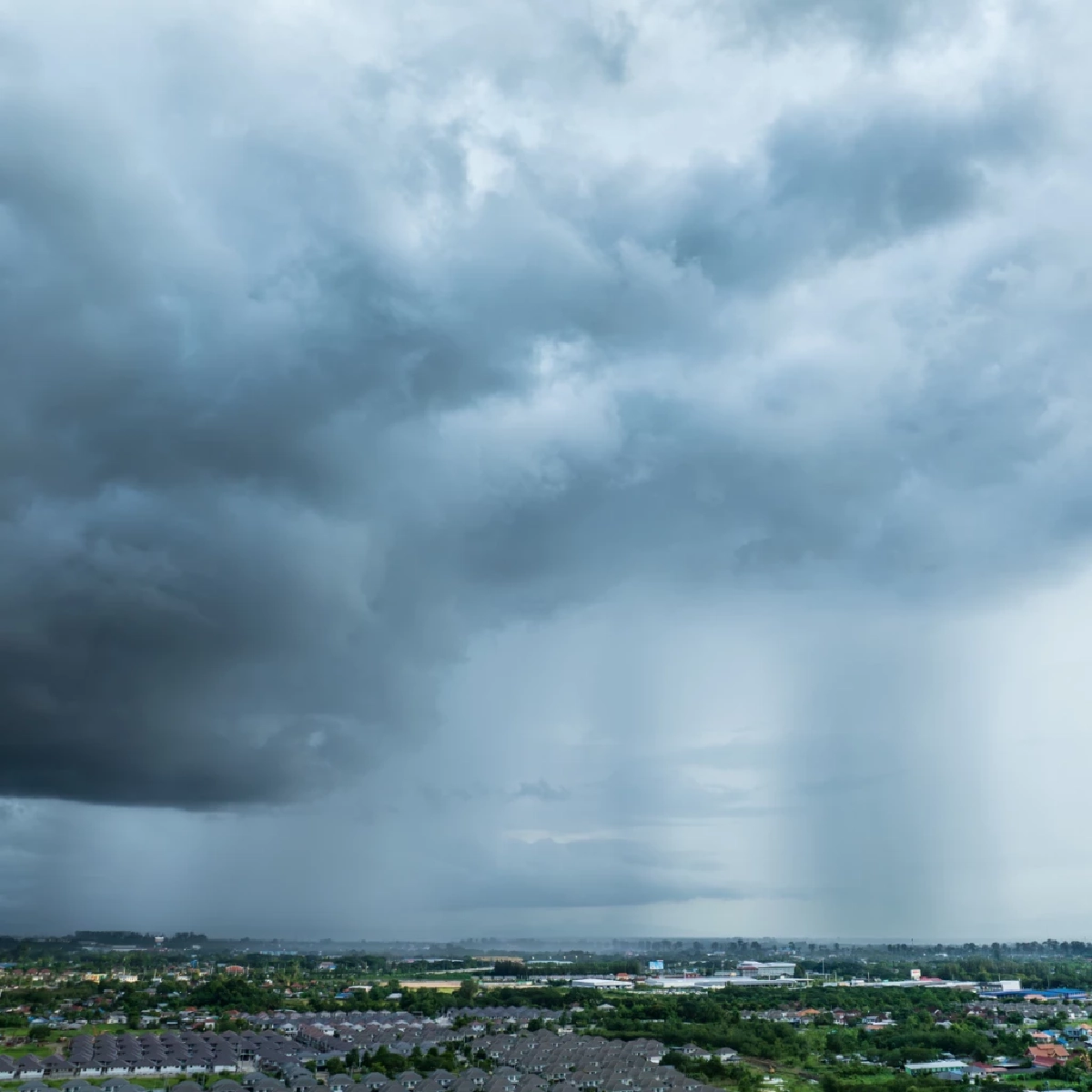 “Rain Bomb คืออะไร? เจาะปรากฏการณ์ฝนถล่มเฉียบพลันแบบเฉพาะจุด”