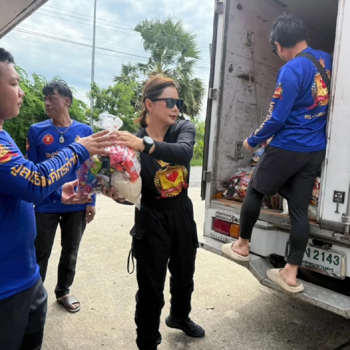 “บุ๋ม ปนัดดา” ห่วงสตูล น้ำท่วมหนักพร้อมช่วยตั้งโรงครัวทันที