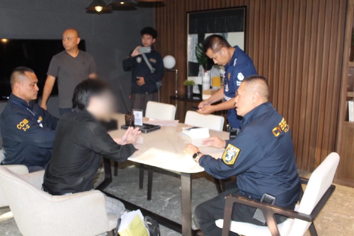 ตร.บุกรวบ นักแสดงหนุ่ม ทายาทเจ้าของยาดมสมุนไพรแบรนด์ดัง