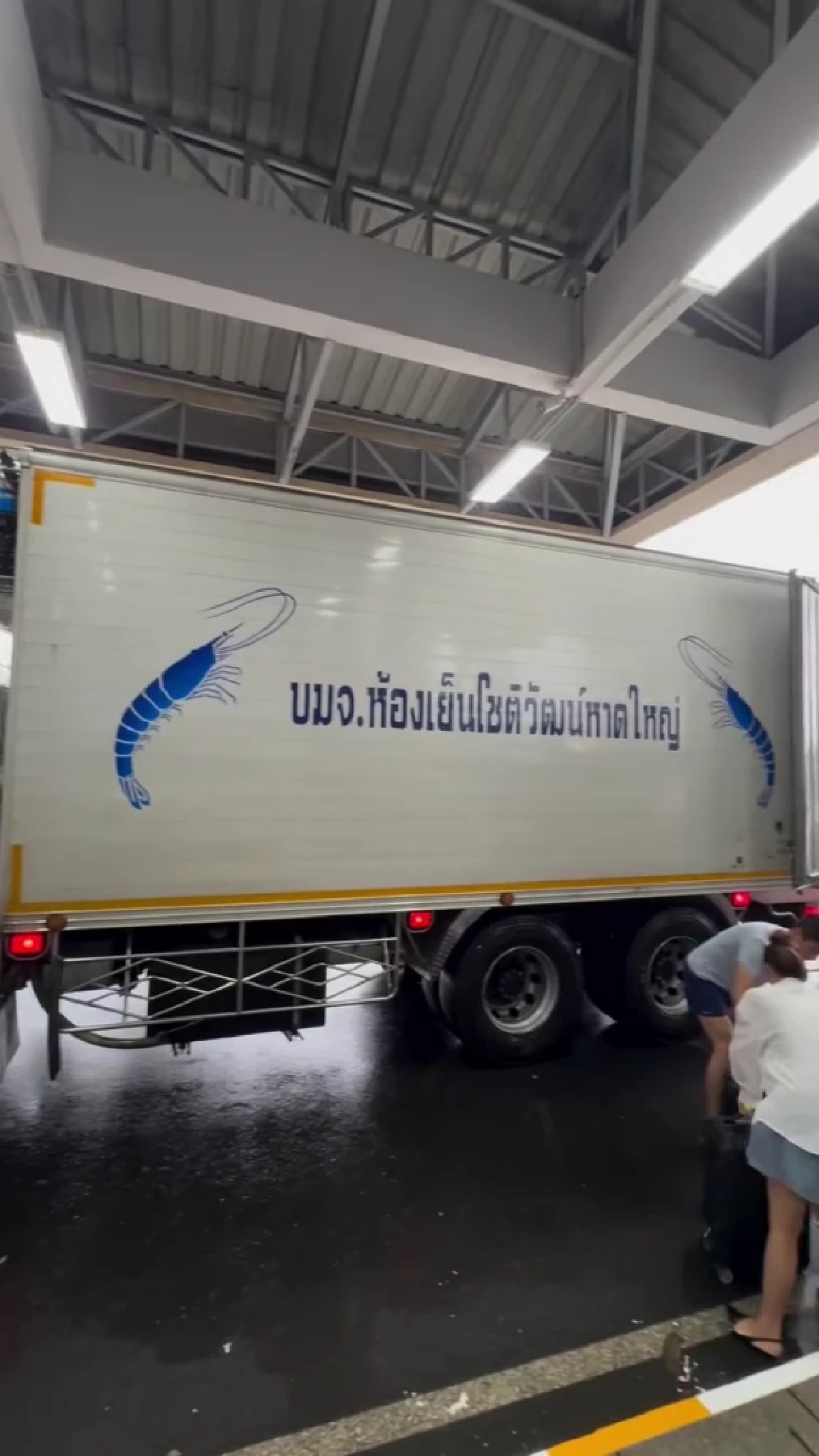 คนไทยไม่เคยทิ้งกัน น้ำท่วมทำให้รู้ว่าน้ำใจยิ่งใหญ่แค่ไหน