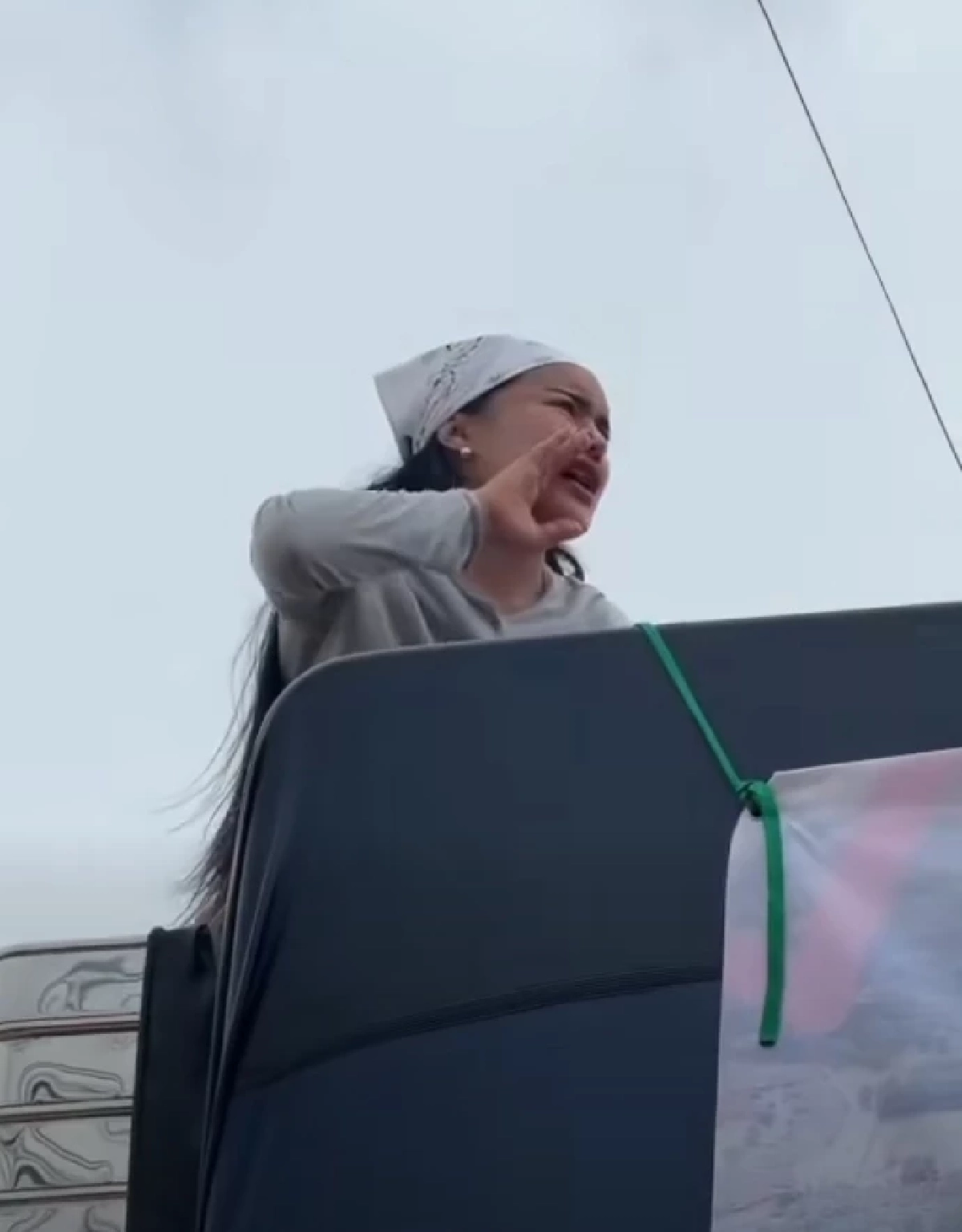 พิมรี่พาย ทุ่ม 1 ล้าน ช่วยน้ำท่วมหาดใหญ่ ตั้งโรงครัว-แจกถุงยังชีพ