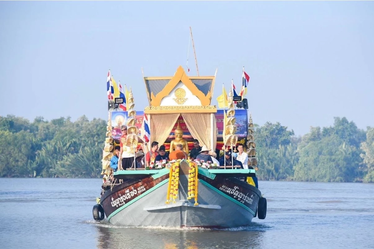 เลขเรือแห่ หลวงพ่อโสธรทางน้ำ นักเสี่ยงโชคจับจ้องให้โชคทุกปี