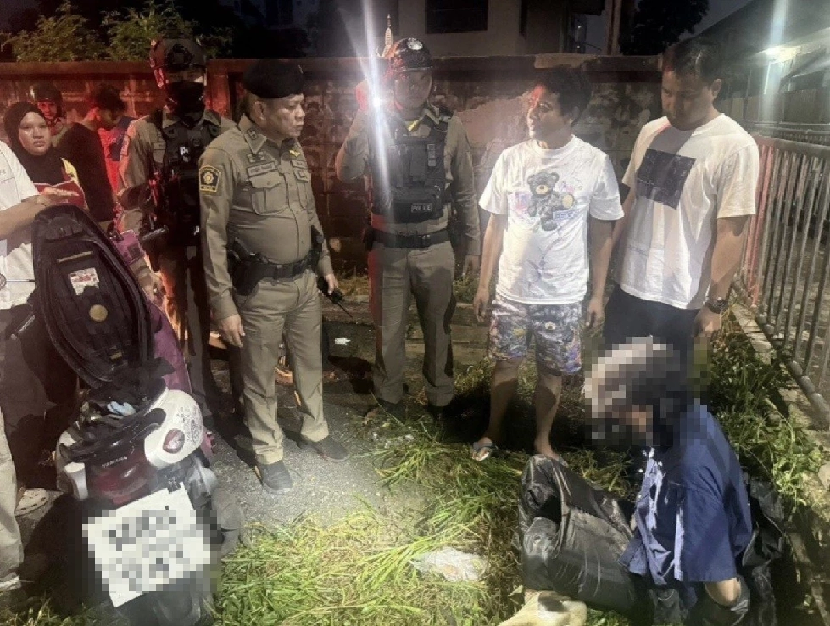 แม่ค้าคว้าตะหลิวไล่ฟาดโจรชิงทอง ก่อนซิ่งหนีเข้าซอยตัน