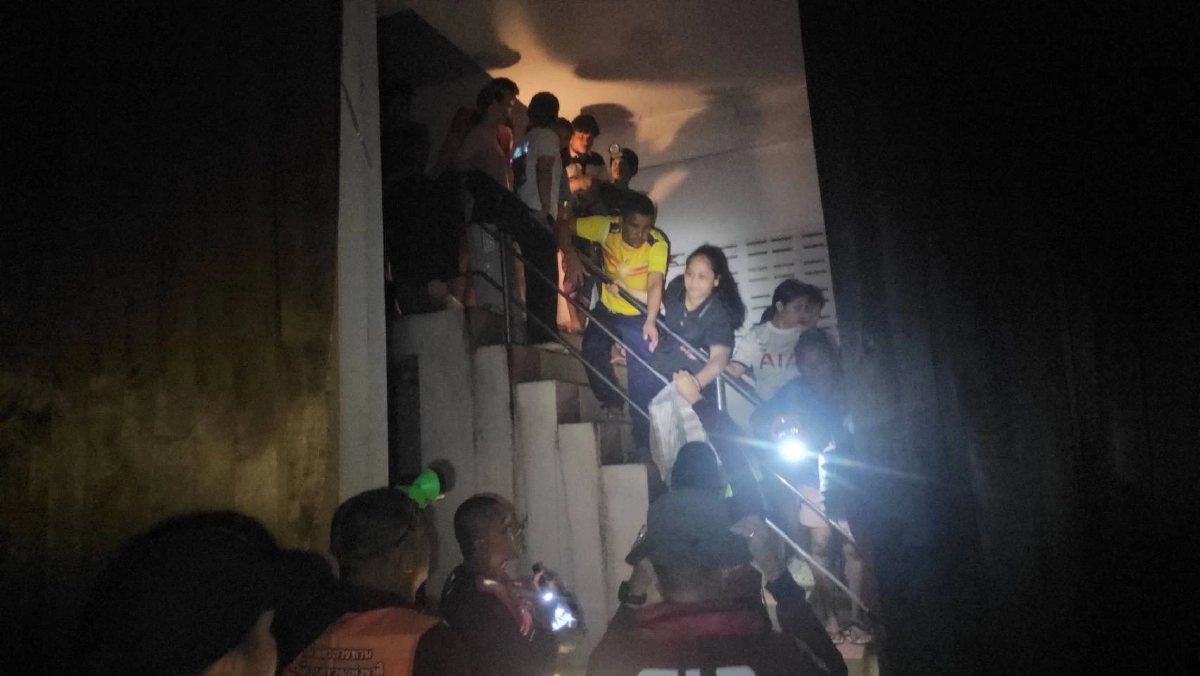 ตำรวจน้ำลุยช่วยชาวคลองแห! ระดมกำลัง 5 จังหวัด อพยพ–ส่งเสบียง