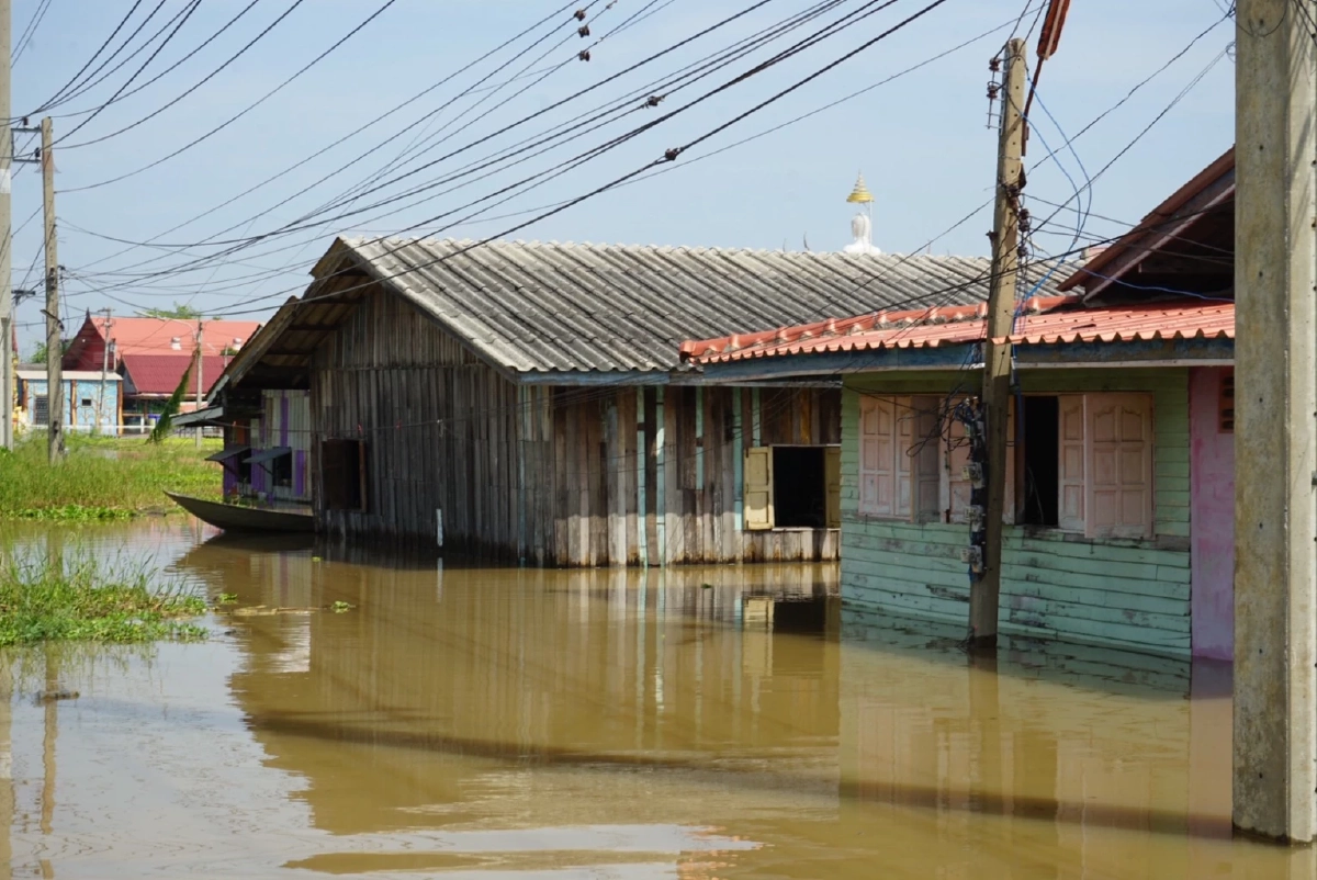 น้ำท่วมเสนาวิกฤตลากยาว 4 เดือน ชาวบ้านจมทุกหลังคาเรือน