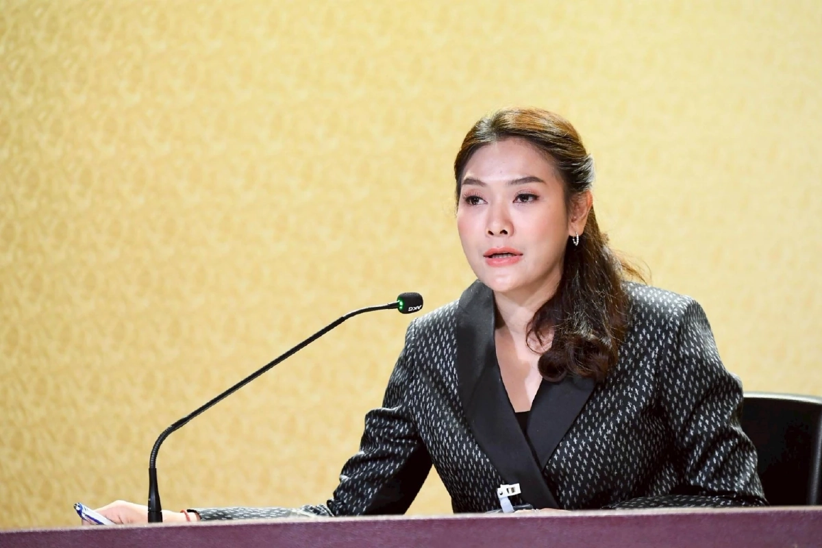 รัฐบาลตั้งเป้าดันราคาข้าวเปลือกแตะ 15,000 บาทต่อตัน มอบเป็นของขวัญให้เกษตรกร