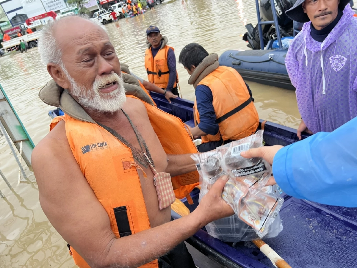 ระดมสรรพกำลัง! ชาว\"ซีพีเอฟ\" ฝ่าน้ำท่วม ลุยช่วยพี่น้องชาวใต้