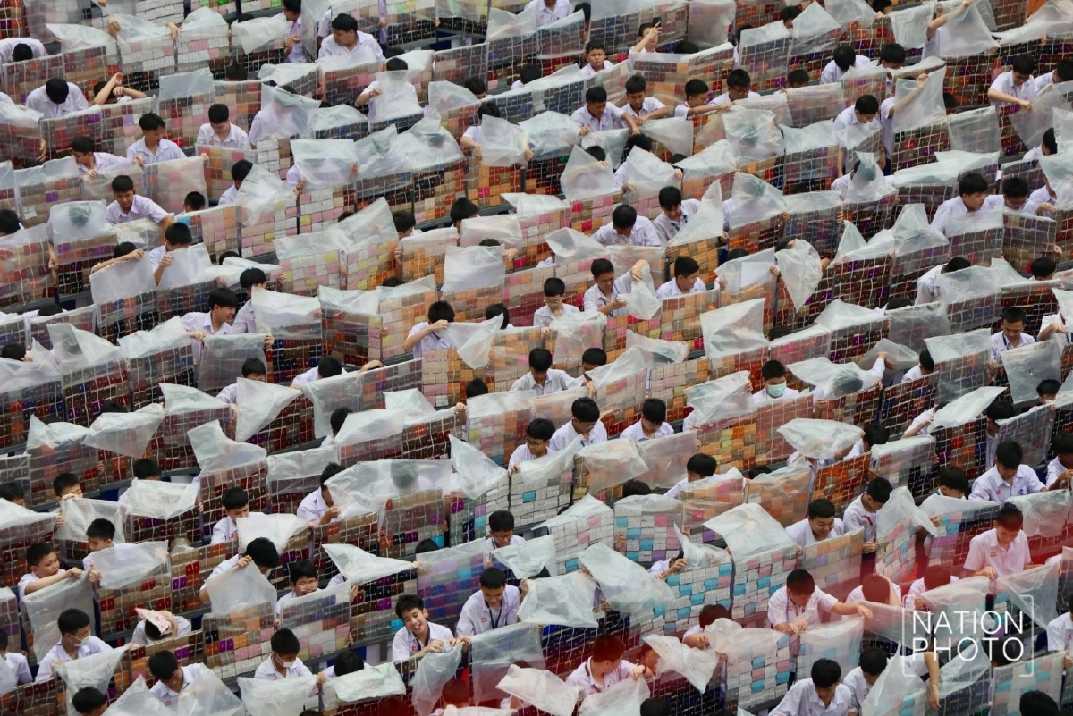 นักเรียนอัสสัมชัญ 1,250 คน แปรอักษรถวายสมเด็จพระพันปีหลวง