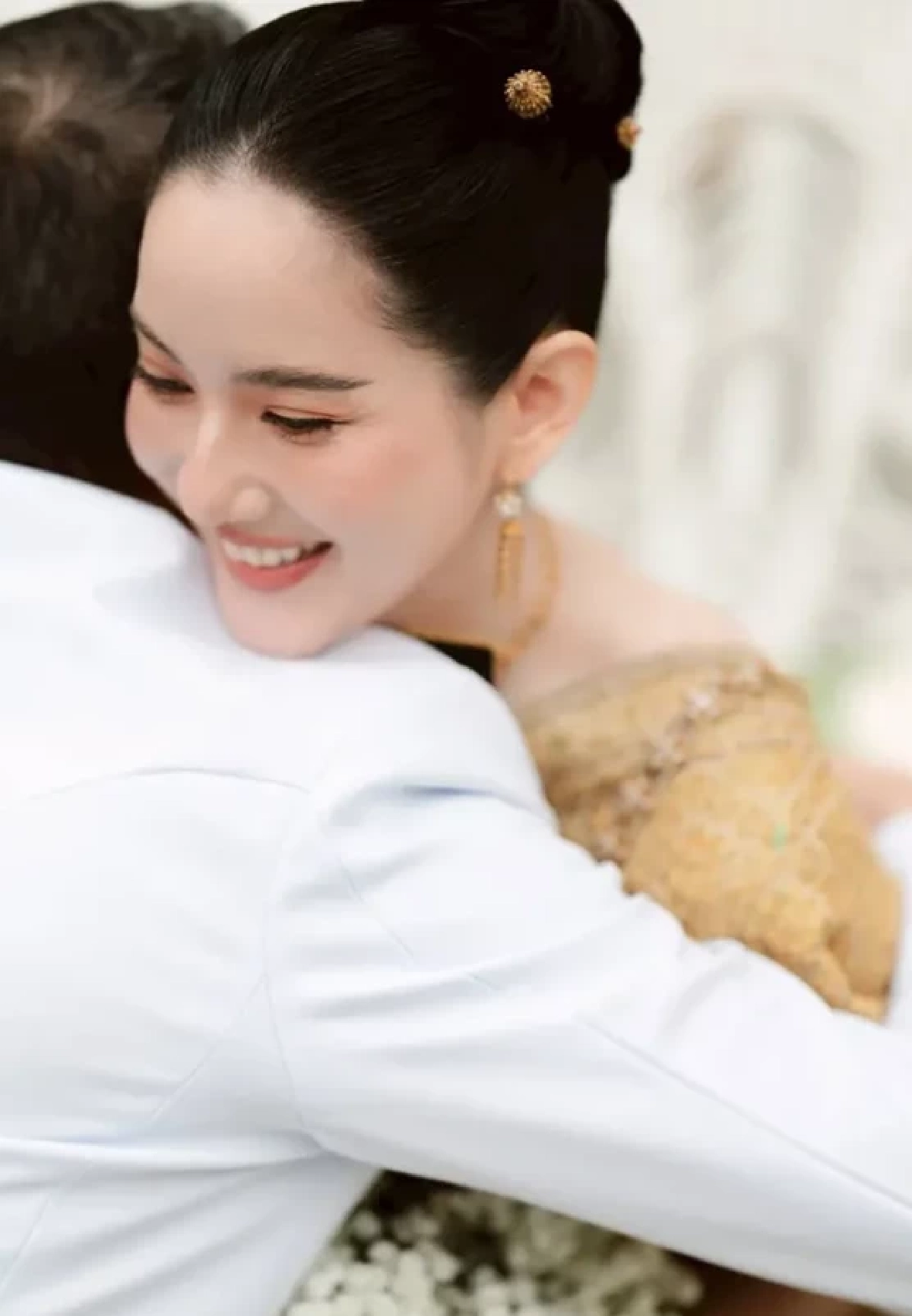 เปิดโฉมหน้า \"หมอเพื่อน\" เจ้าสาวของ \"หมวดอ๋อ\" หลังเตรียมวิวาห์หวาน