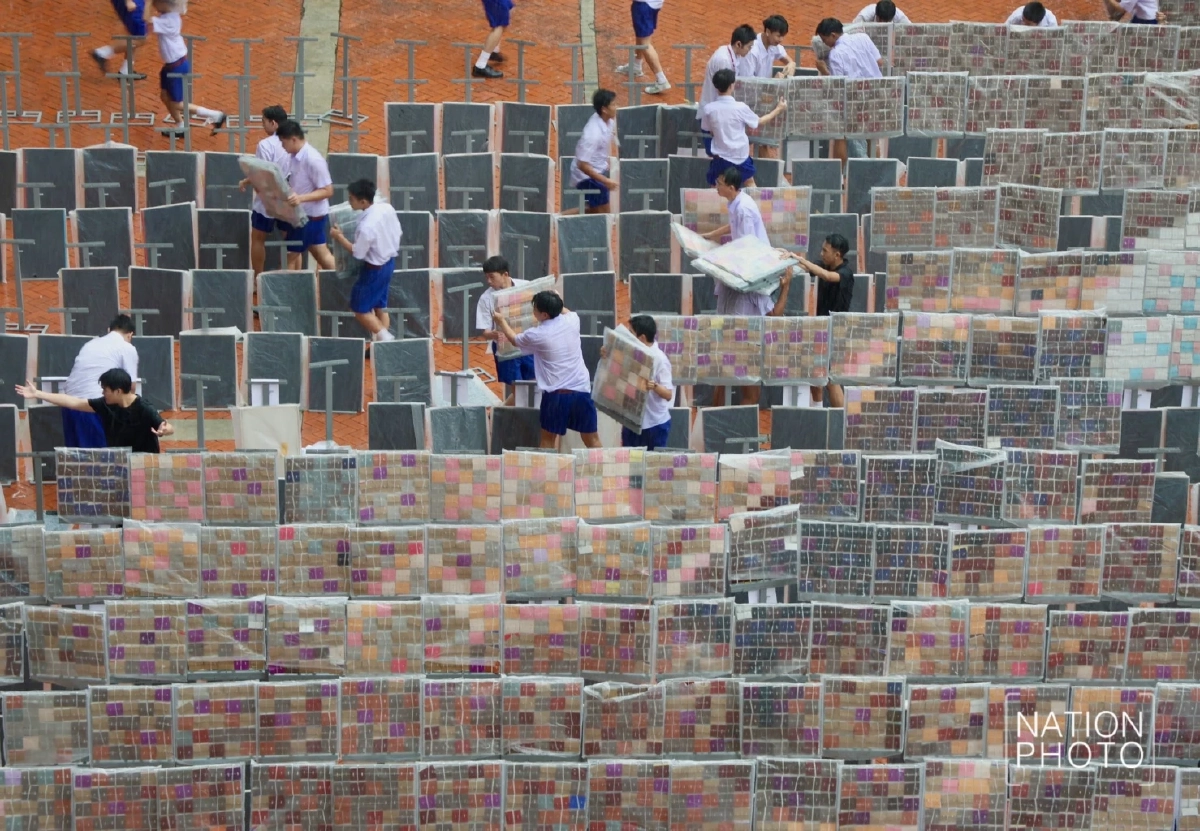 นักเรียนอัสสัมชัญ 1,250 คน แปรอักษรถวายสมเด็จพระพันปีหลวง